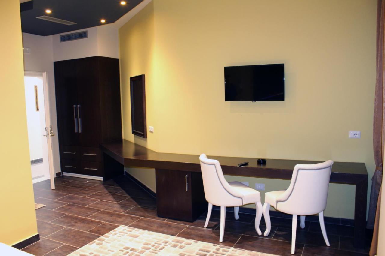 Hotel Daku 4*